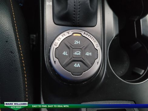 Used 2023 Ford Bronco Badlands image 19