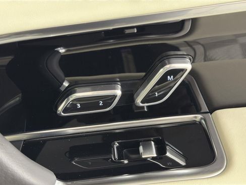 New 2026 Land Rover Range Rover Long Wheelbase SE image 32