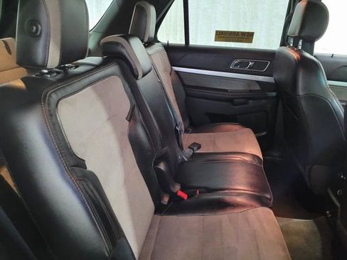 Used 2017 Ford Explorer XLT w/ Equipment Group 202A image 57