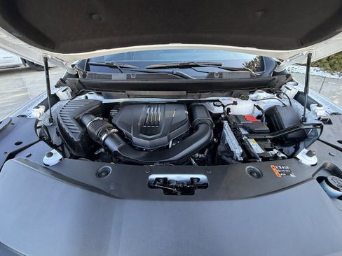 Used 2025 Buick Enclave Sport Touring image 37