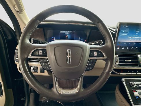 Used 2024 Lincoln Navigator Reserve w/ Monochromatic Package AWD/4WD image 11