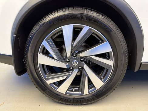 Used 2017 Nissan Murano Platinum w/ Platinum Technology Package image 9