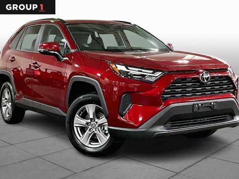 Used 2025 Toyota RAV4 XLE image 2