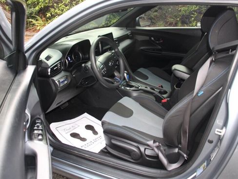 Used 2019 Hyundai Veloster 2.0 FWD image 5