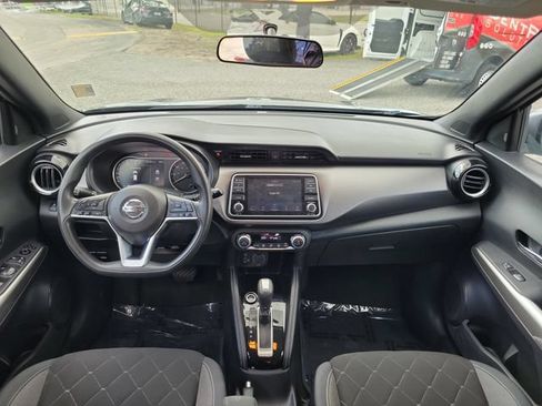 Used 2019 Nissan Kicks SV FWD image 9