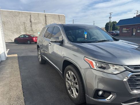 Used 2019 Chevrolet Traverse Premier AWD/4WD image 5