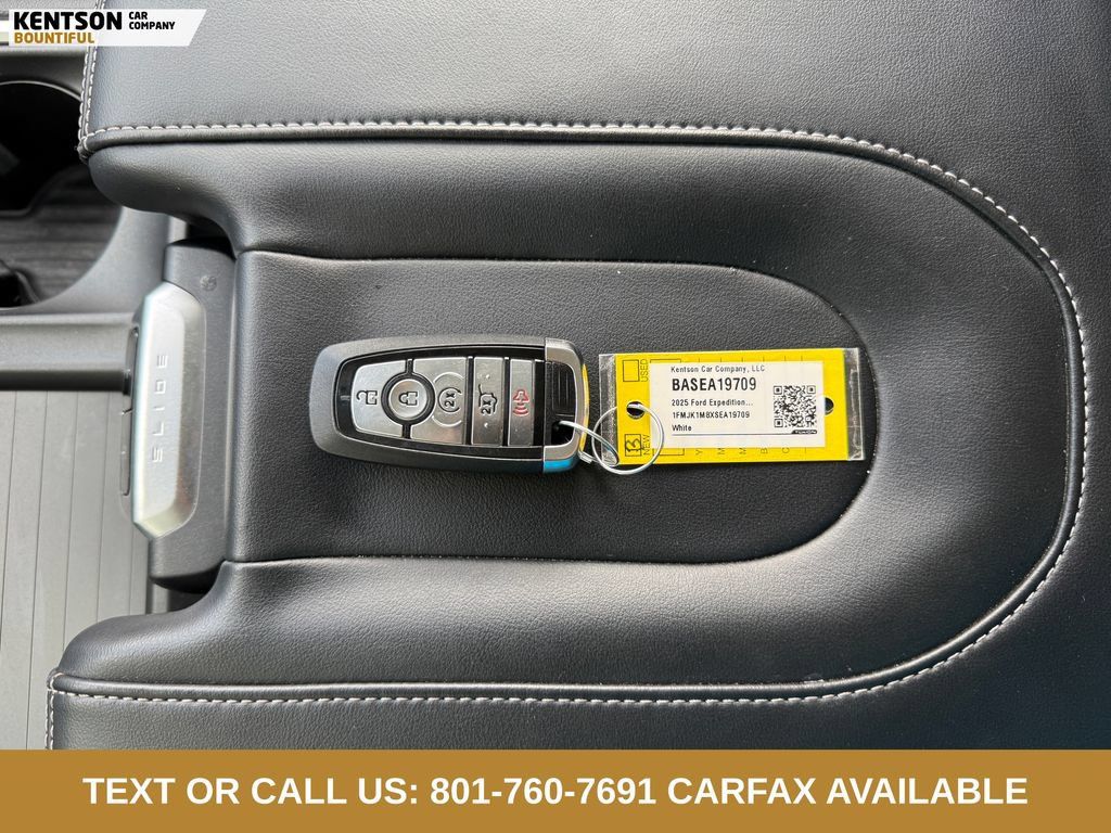 Used 2025 Ford Expedition Max Platinum AWD/4WD image 36