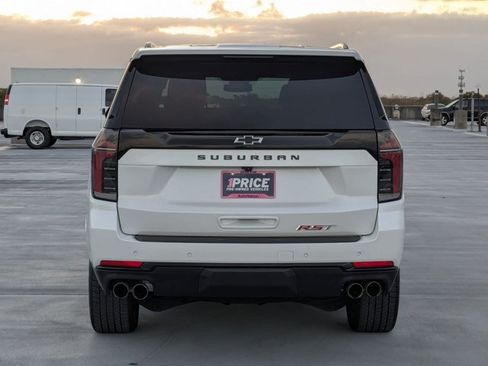 Used 2025 Chevrolet Suburban RST RWD image 7