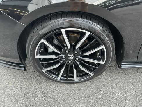 Used 2025 Honda Accord Touring image 9
