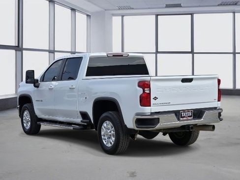 Used 2024 Chevrolet Silverado 2500 LT image 4