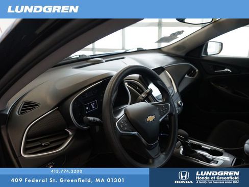Used 2022 Chevrolet Malibu LT image 12