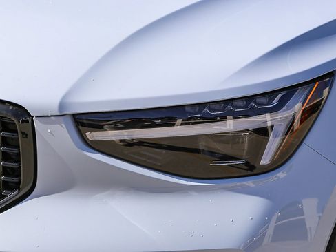 New 2026 Volvo XC40 B5 Plus w/ Protection Package Premier AWD/4WD image 4