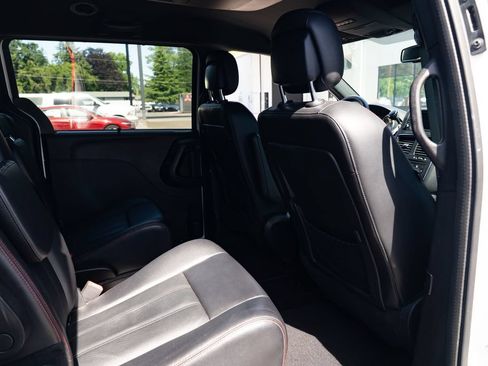 Used 2017 Dodge Grand Caravan GT FWD image 22