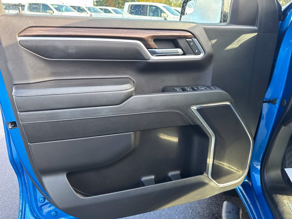 Used 2023 Chevrolet Silverado 1500 LT AWD/4WD image 13