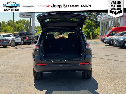 Certified 2025 Jeep Grand Cherokee Altitude AWD/4WD image 7