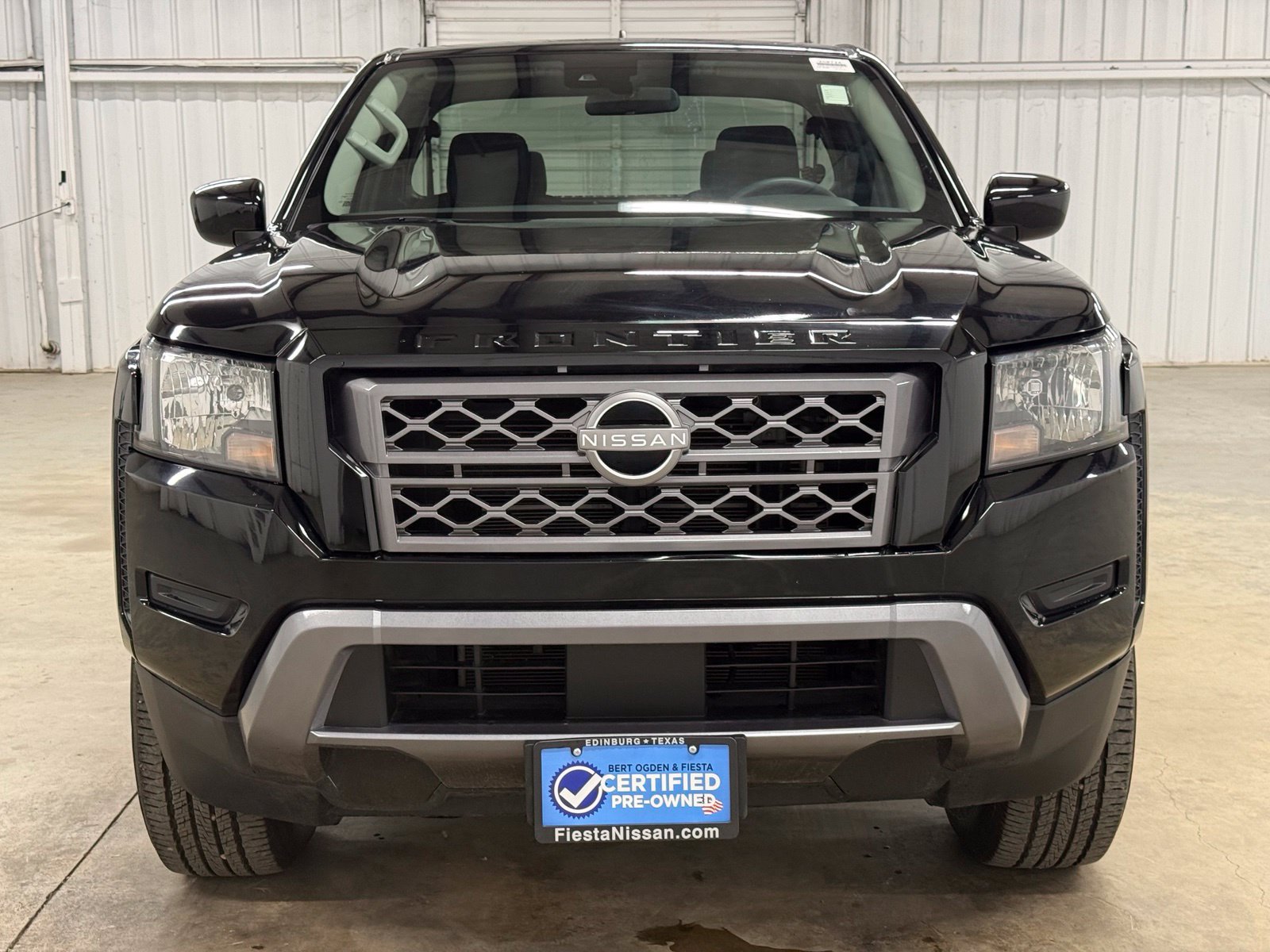 Used 2023 Nissan Frontier SV w/ Technology Package RWD image 2