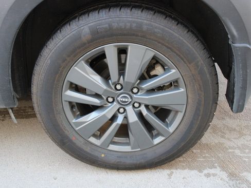 Certified 2022 Nissan Pathfinder SV image 29