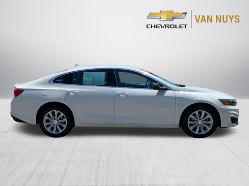 Used 2023 Chevrolet Malibu LT FWD image 2