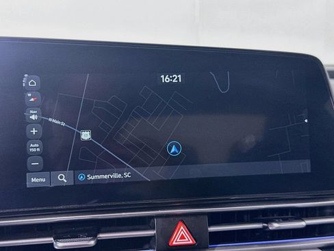 Used 2025 Hyundai Elantra Limited FWD image 28
