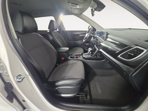 Used 2025 Kia Seltos S AWD/4WD image 15