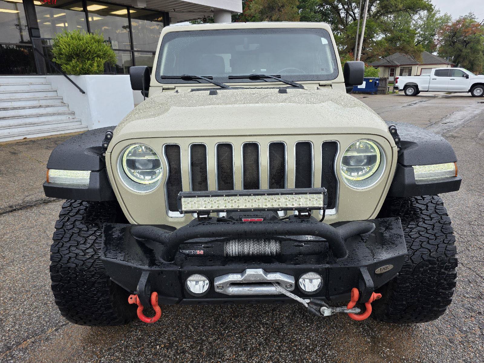 Used 2020 Jeep Gladiator Overland w/ Popular Equipment Package AWD/4WD image 2