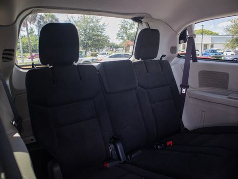 Used 2019 Dodge Grand Caravan SE w/ UConnect Hands-Free Group FWD image 22
