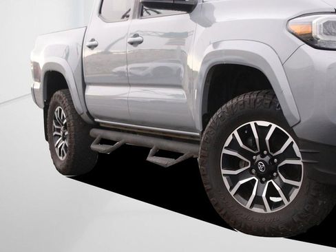 Used 2021 Toyota Tacoma TRD Sport w/ TRD Premium Sport Package AWD/4WD image 3
