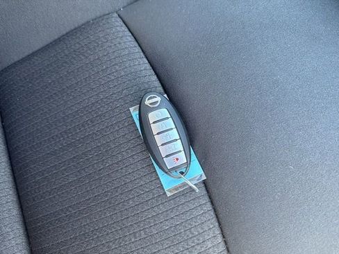 Used 2024 Nissan Altima 2.5 SV image 5