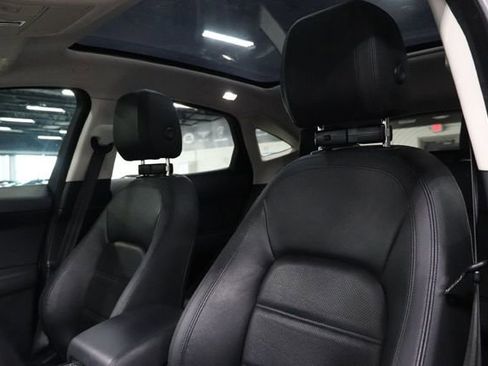 Used 2018 Jaguar E-PACE S AWD/4WD image 10