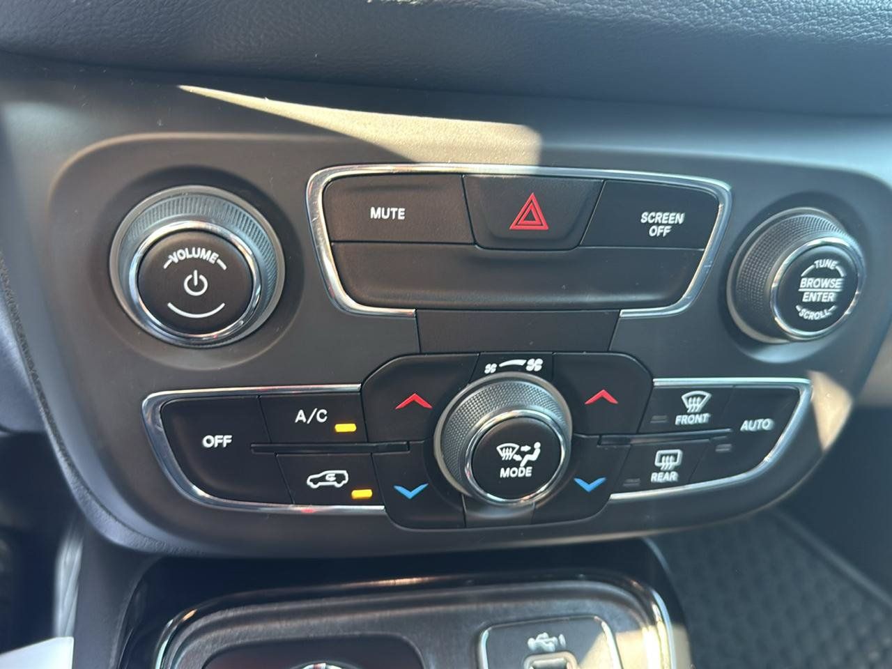 Used 2019 Jeep Compass Latitude AWD/4WD image 20