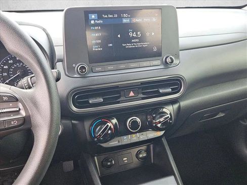 Used 2022 Hyundai Kona SEL image 13