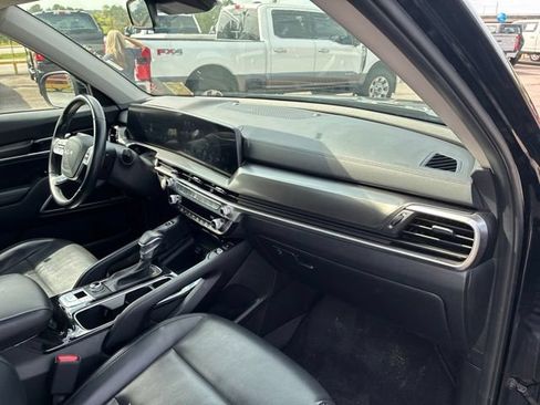 Used 2025 Kia Telluride S AWD/4WD image 56