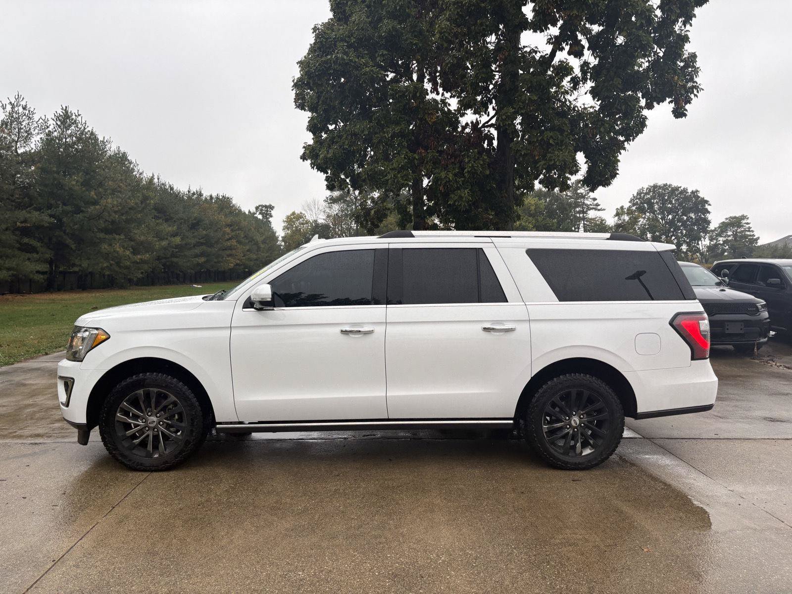 Used 2019 Ford Expedition Max Limited AWD/4WD image 5
