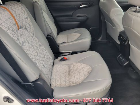 Used 2022 Toyota Highlander Bronze Edition AWD/4WD image 16