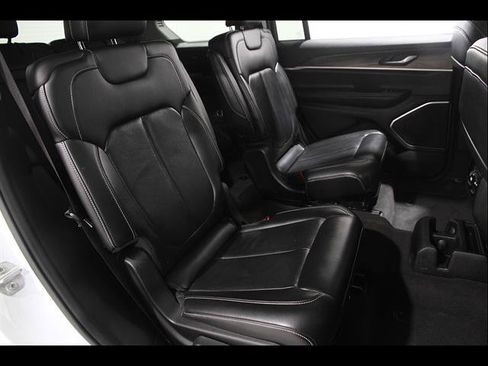 Used 2021 Jeep Grand Cherokee L Limited AWD/4WD image 19