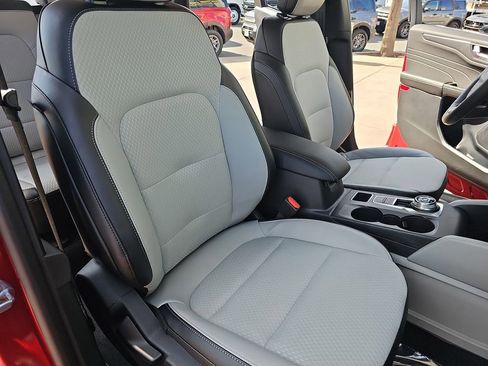 New 2025 Ford Escape SE image 10