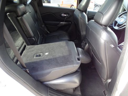 Used 2020 Jeep Cherokee Limited w/ Luxury Group AWD/4WD image 42