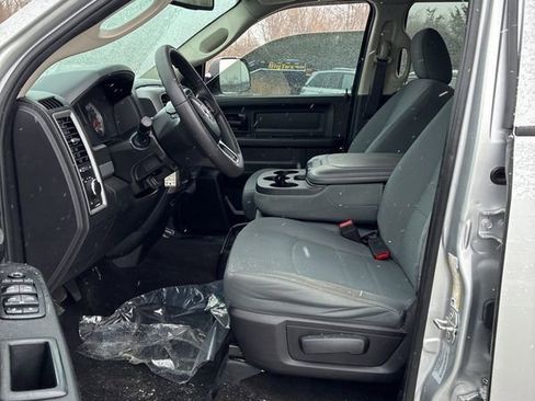 Used 2018 RAM 2500 Tradesman w/ Chrome Appearance Group image 9