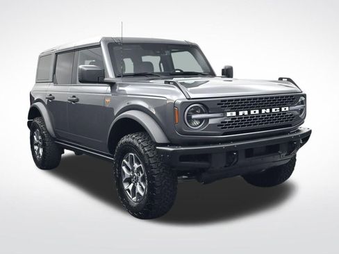 Used 2025 Ford Bronco Badlands AWD/4WD image 3