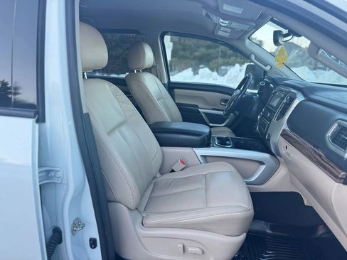 Used 2016 Nissan Titan SL image 15