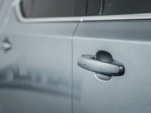 Used 2023 Chevrolet Traverse LS image 15