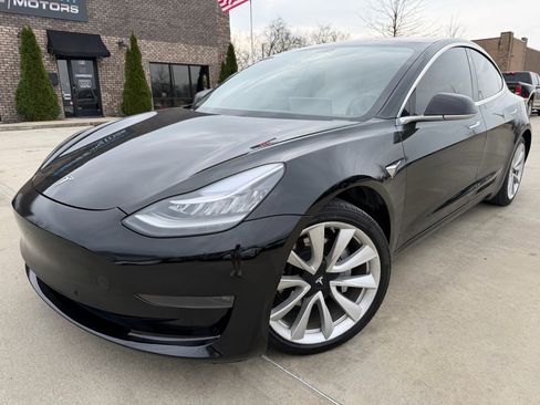 Used 2018 Tesla Model 3 Long Range image 1