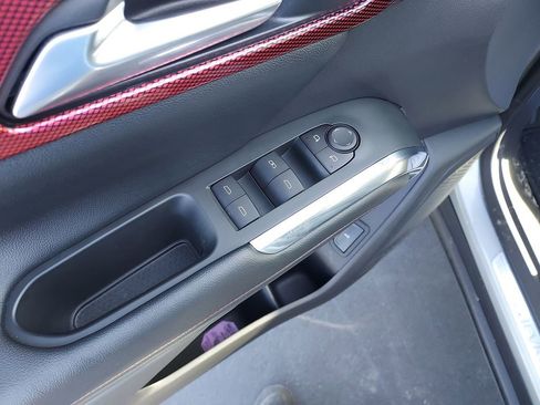 Used 2025 Chevrolet Traverse Z71 image 13