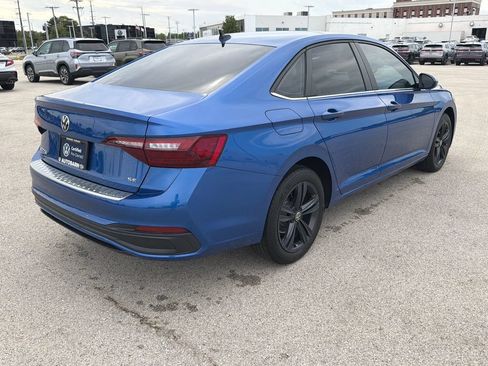 Certified 2024 Volkswagen Jetta SE w/ Panoramic Sunroof Package FWD image 6