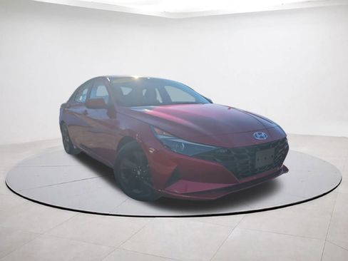 Used 2022 Hyundai Elantra SEL image 1