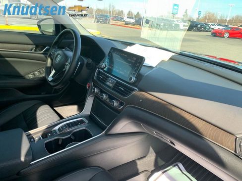 Used 2019 Honda Accord Touring image 13