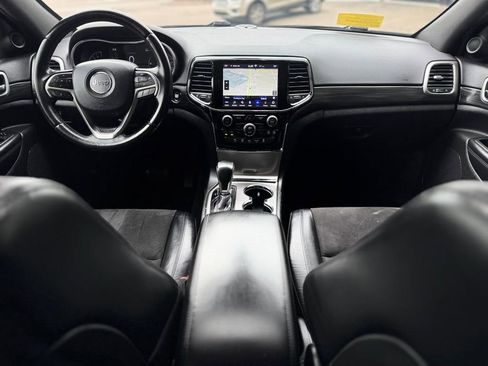 Used 2019 Jeep Grand Cherokee Altitude AWD/4WD image 10