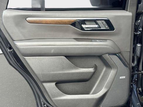 Used 2026 Chevrolet Tahoe High Country image 12