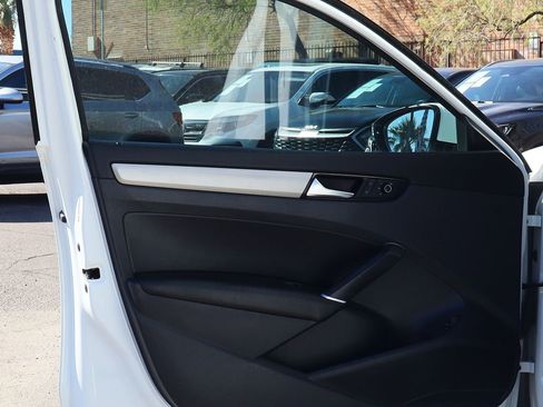 Used 2022 Volkswagen Passat 2.0T SE image 36