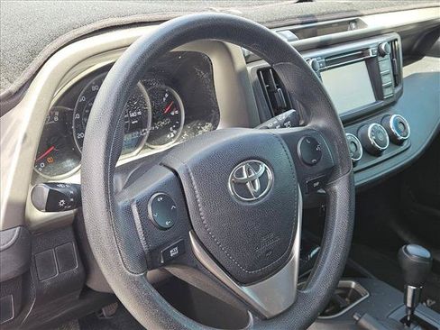 Used 2016 Toyota RAV4 LE FWD image 9